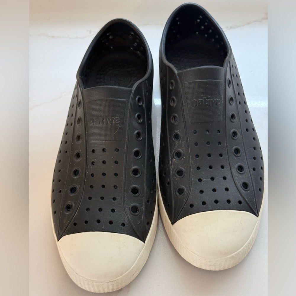 Native Men's 9 Women’s 11 Black Slip-On Loafers with White Toe Cap Preowned